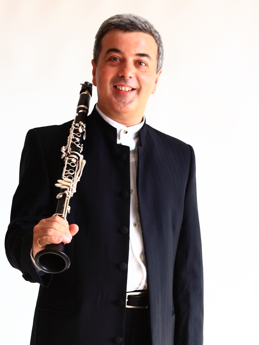 Sergio Bosi, clarinettist, holding his clarinet